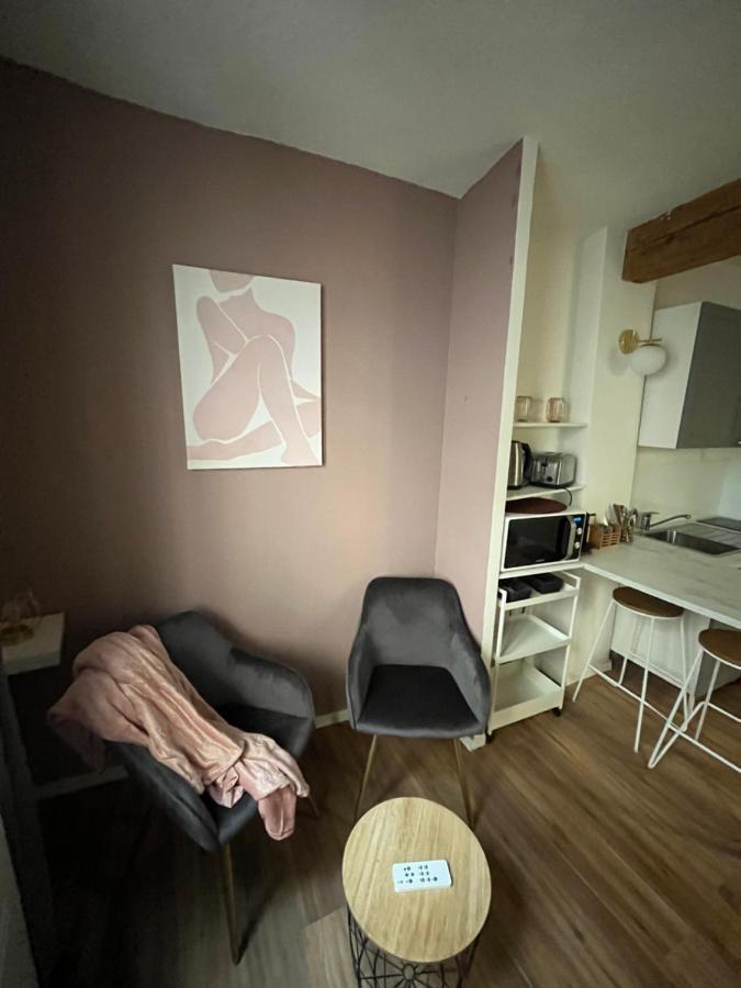 Ferienwohnung Aux Demoiselles D'Avignon Exterior foto