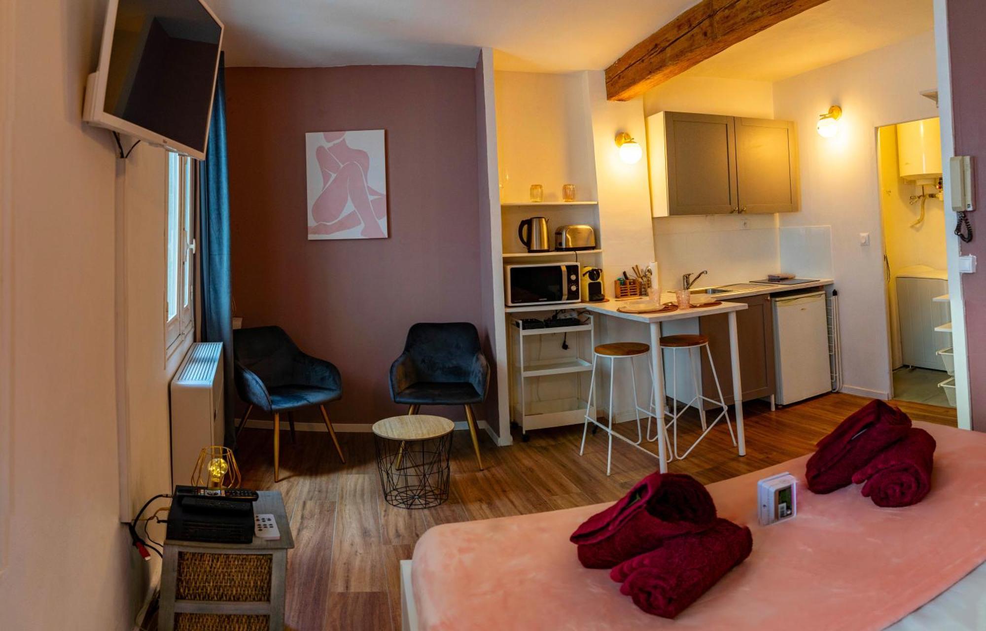 Ferienwohnung Aux Demoiselles D'Avignon Exterior foto